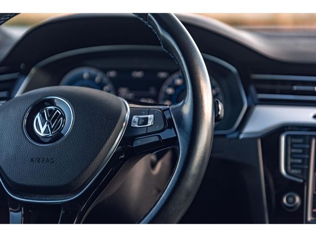 Volkswagen Passat 1.4 TSI GTE Highline | PANO | LEDER | TREKHAAK | CAMERA | ERGO-STOEL | LED | ADAPTIVE CRUISE