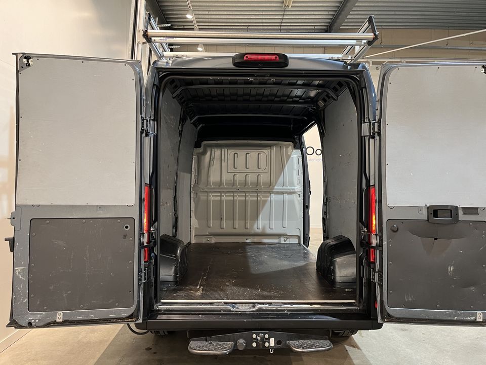 Fiat Ducato 2.3 MultiJet L2H2 177 PK Automaat / Van den Born Glasresteel / Euro 6 / Airco / Glastransporter / Trekhaak 3000 KG / Camera / CarPlay / Cruise Control / Imperiaal / Navigatie / 53.800 KM !!