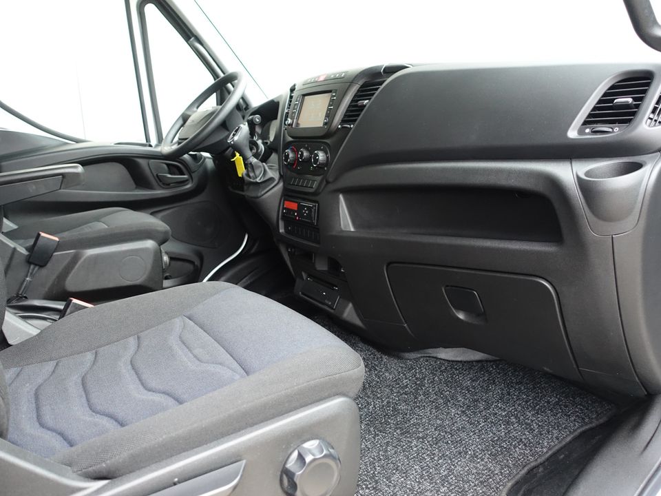 Iveco Daily 70C21 euro6 Automaat  met van den Born Glasresteel L+R / AC / Cruise