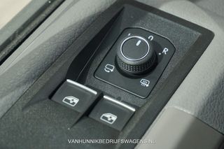 Volkswagen Crafter 35 2.0 177 L3H2 AUT Adap. Cruise Navi, Camera, Gev. Stoel, LED!! NR. 752