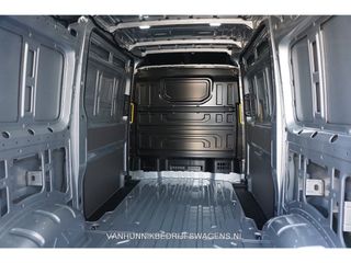 Volkswagen Crafter 35 2.0 177 L3H3 AUT Navi, Camera, Gev. Stoel, Alarm, LED, 2x Schuifdeur!! NR. 828