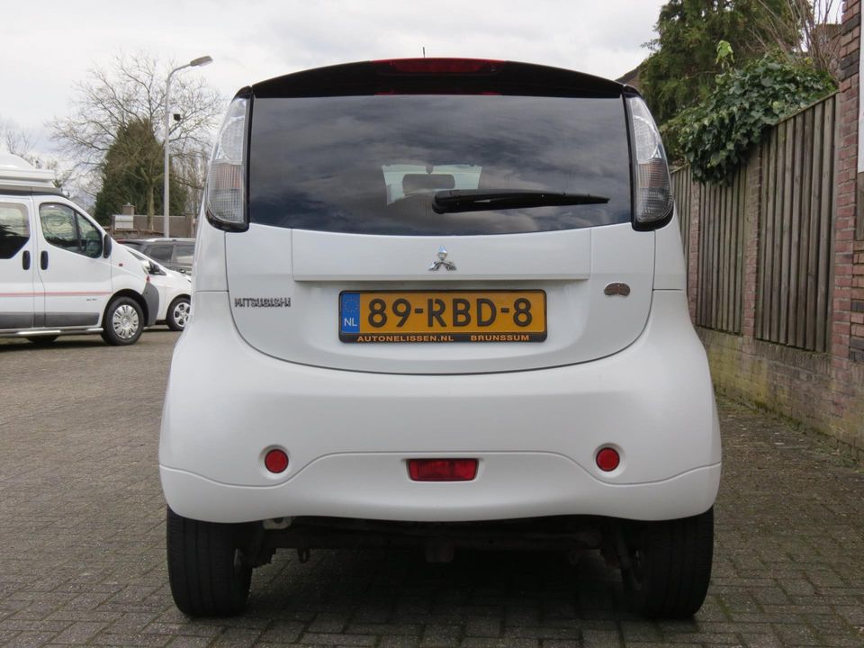 Mitsubishi i-MiEV AUTOMAAT €4450 NA KORTING | GROOT SCHERM | STOELVERWARMING | CLIMA-AIRCO | LICHTMETALEN VELGEN | BELASTINGVRIJ |