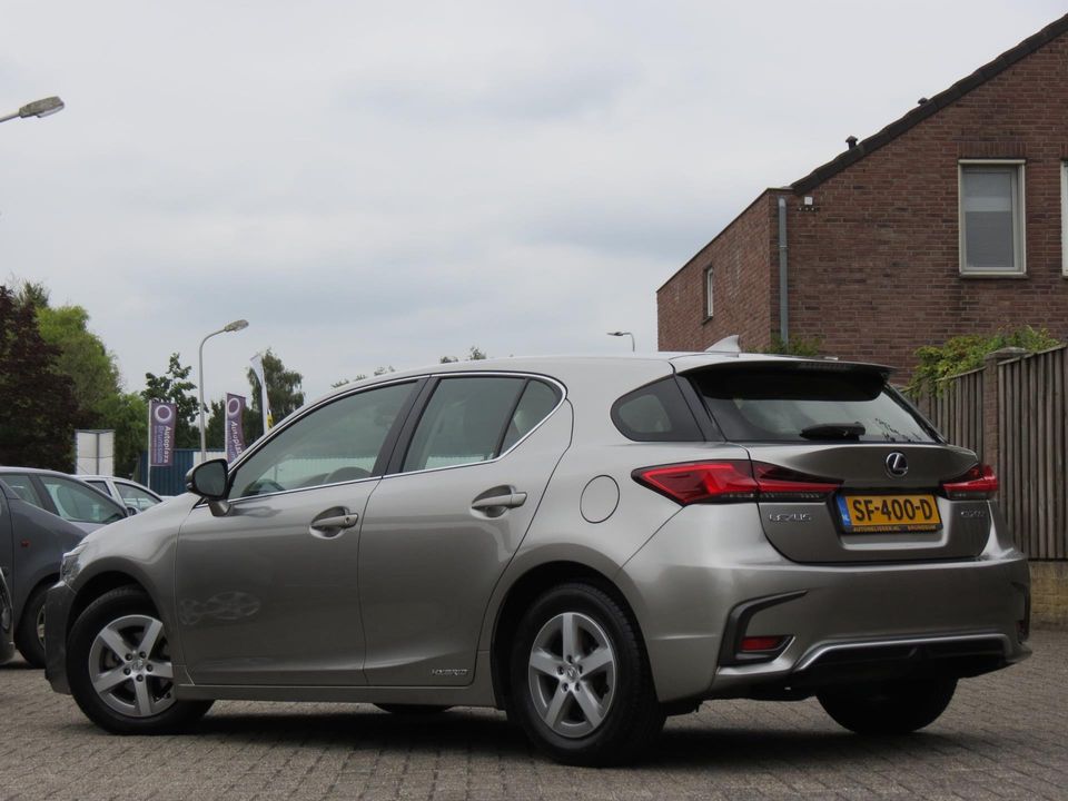 Lexus CT 200h NIEUW MODEL | 1e EIGENAAR | BTW AUTO | GROOT SCHERM | ACHTERUITRIJCAMERA | NAVI | CLIMA-AIRCO |