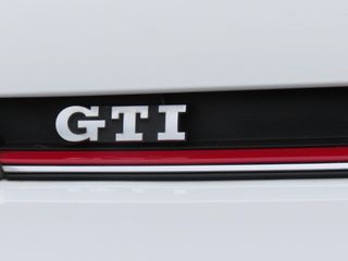 Volkswagen up! 1.0 TSI GTI 116PK | CAMERA | DAB+ | BEATS AUDIO | CLIMA-AIRCO | CRUISE | STOELVERWARMING | 17 INCH VELGEN |