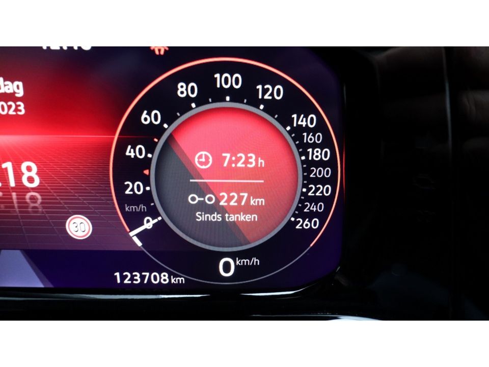 Volkswagen Golf 1.5 TSI 2x R-Line | Led | Digi Cockpit | Adaptieve cruise contro