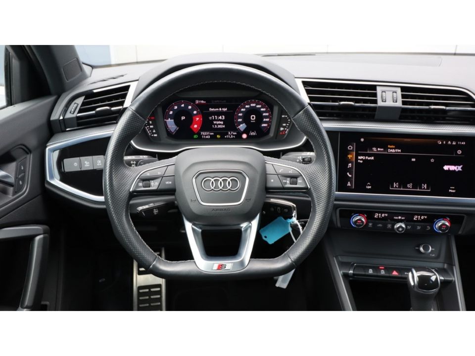 Audi Q3 35 TFSI S edition | 2X S-line | Led | Apple carplay | Camera