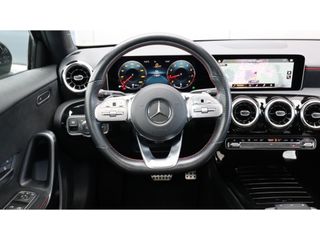 Mercedes-Benz A-Klasse 180 B.Sol AMG Ni Upg | Amg-Line | Pano | Led | Media | Camera VERKOCHT