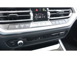 BMW 3 Serie Touring 320i Executive Ed. | Led | Media | PDC | Apple CarPlay