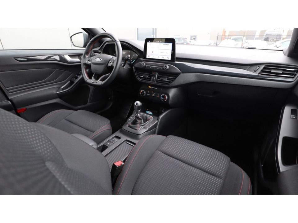 Ford FOCUS Wagon 1.0 EcoB. ST Line | Led | Media | Navigatie |