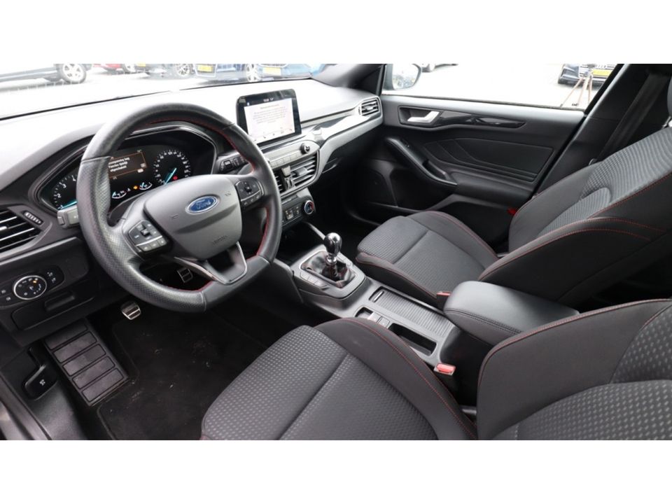 Ford FOCUS Wagon 1.0 EcoB. ST Line | Led | Media | Navigatie |