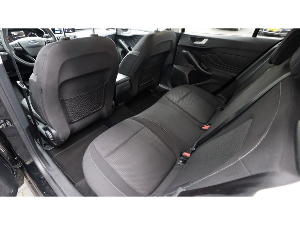 Ford FOCUS Wagon 1.5 EcoBl. | Media | Led | PDC | Privat glas VERKOCHT