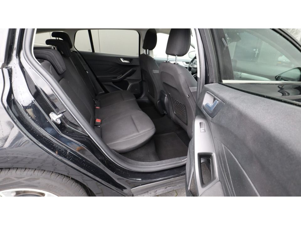 Ford FOCUS Wagon 1.5 EcoBl. | Media | Led | PDC | Privat glas VERKOCHT