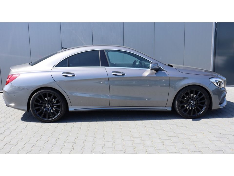 Mercedes-Benz CLA-Klasse 180 Bus. Sol. AMG | Led | PDC | Media | AMG Line VERKOCHT