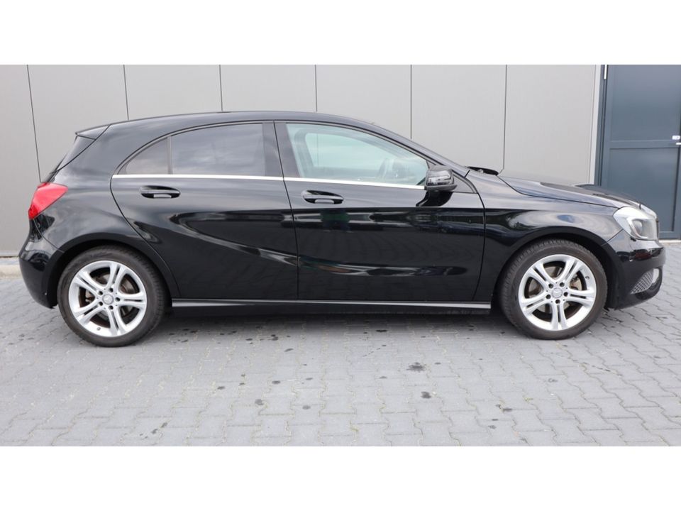 Mercedes-Benz A-Klasse 180 Ambition | Led | Navigatie | PDC | Mooi