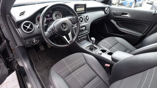 Mercedes-Benz A-Klasse 180 Ambition | Led | Navigatie | PDC | Mooi