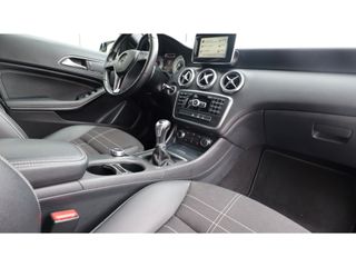 Mercedes-Benz A-Klasse 180 Ambition | Led | Navigatie | PDC | Mooi