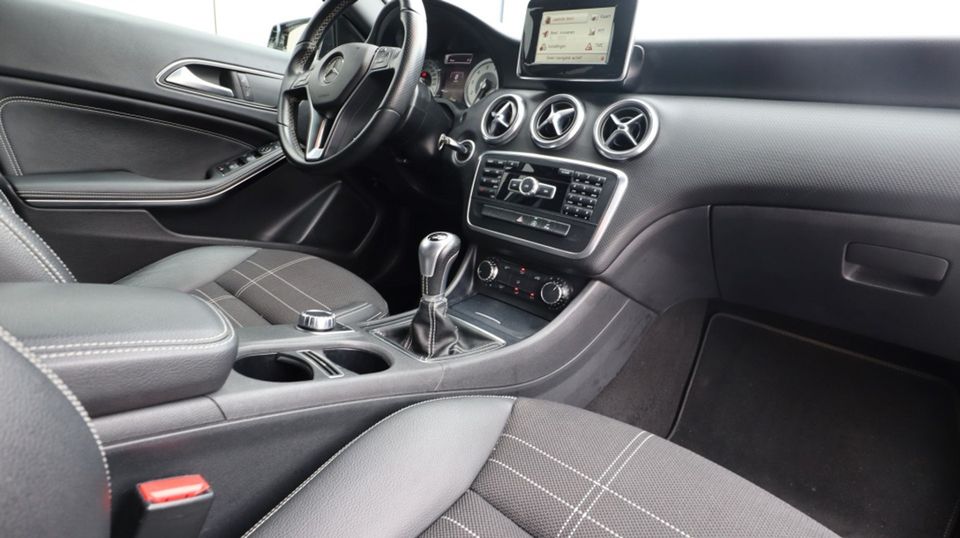 Mercedes-Benz A-Klasse 180 Ambition | Led | Navigatie | PDC | Mooi