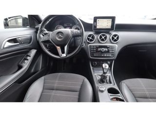 Mercedes-Benz A-Klasse 180 Ambition | Led | Navigatie | PDC | Mooi