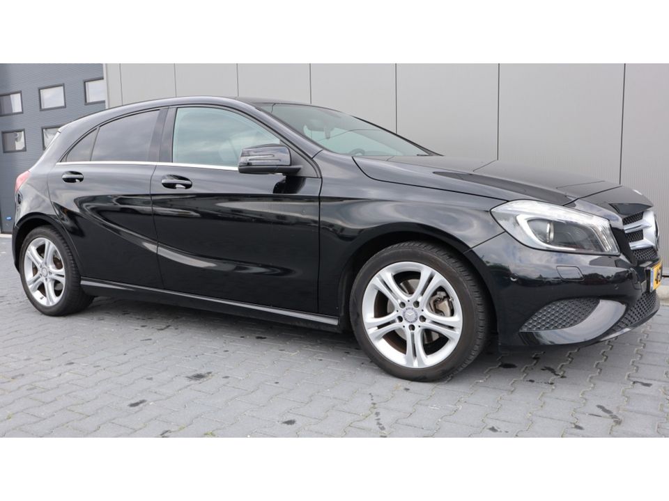 Mercedes-Benz A-Klasse 180 Ambition | Led | Navigatie | PDC | Mooi