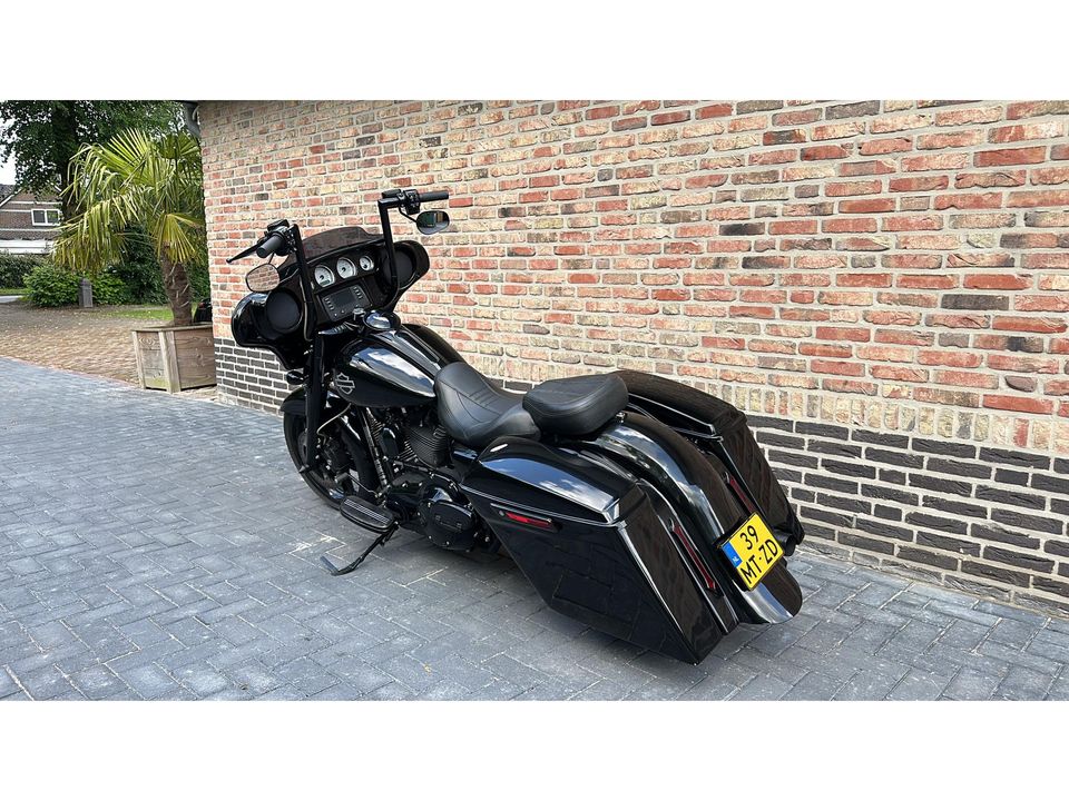 Harley Davidson 103 FLHX Street Glide Bagger Black Out