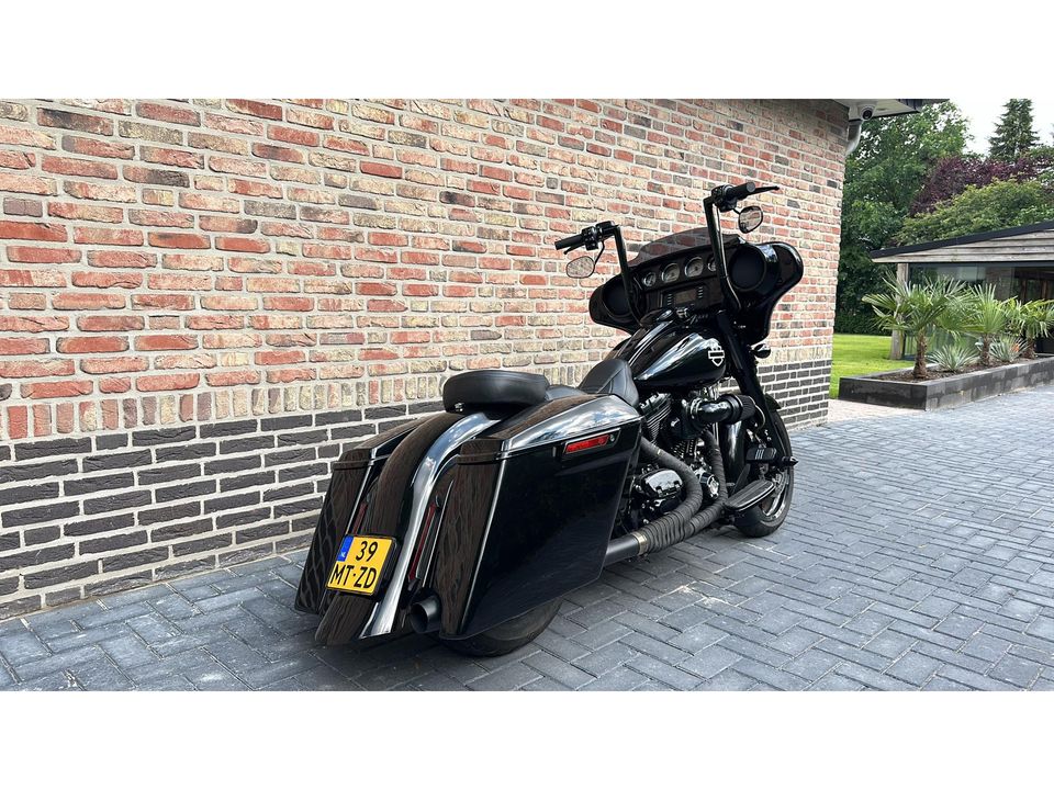 Harley Davidson 103 FLHX Street Glide Bagger Black Out