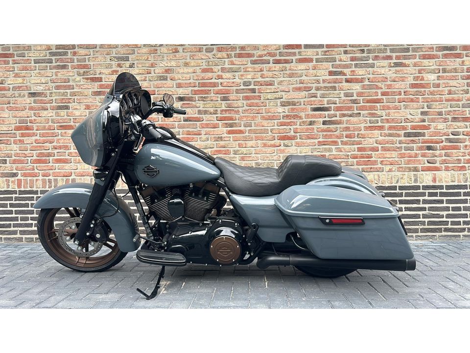 Harley Davidson 103 FLHXS Street Glide Special Gunship Grey