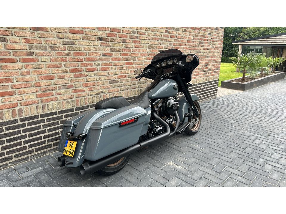 Harley Davidson 103 FLHXS Street Glide Special Gunship Grey