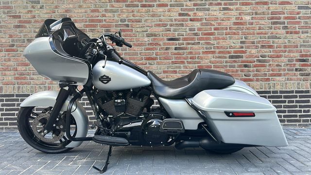 Harley Davidson 103 FLTRX Road Glide CVO roadglide