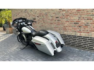 Harley Davidson 103 FLTRX Road Glide CVO roadglide