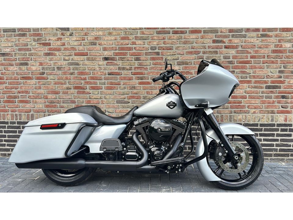 Harley Davidson 103 FLTRX Road Glide CVO roadglide