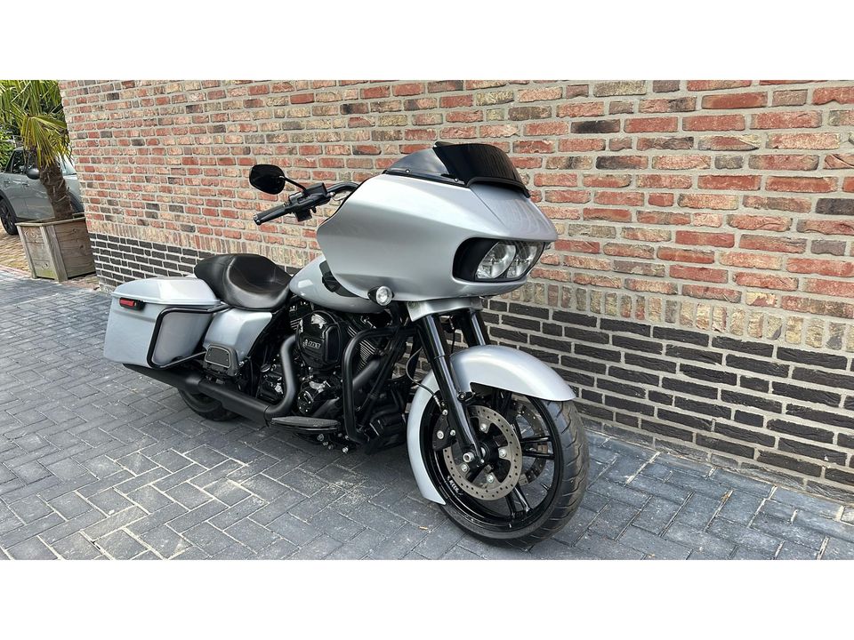 Harley Davidson 103 FLTRX Road Glide CVO roadglide