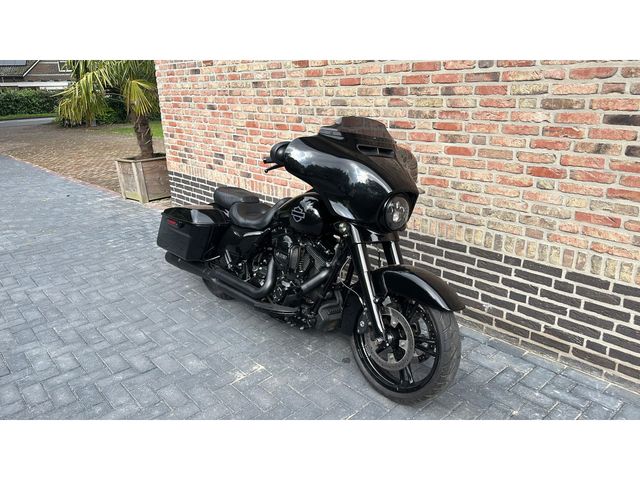 Harley Davidson 103 FLHX Street Glide Black Out