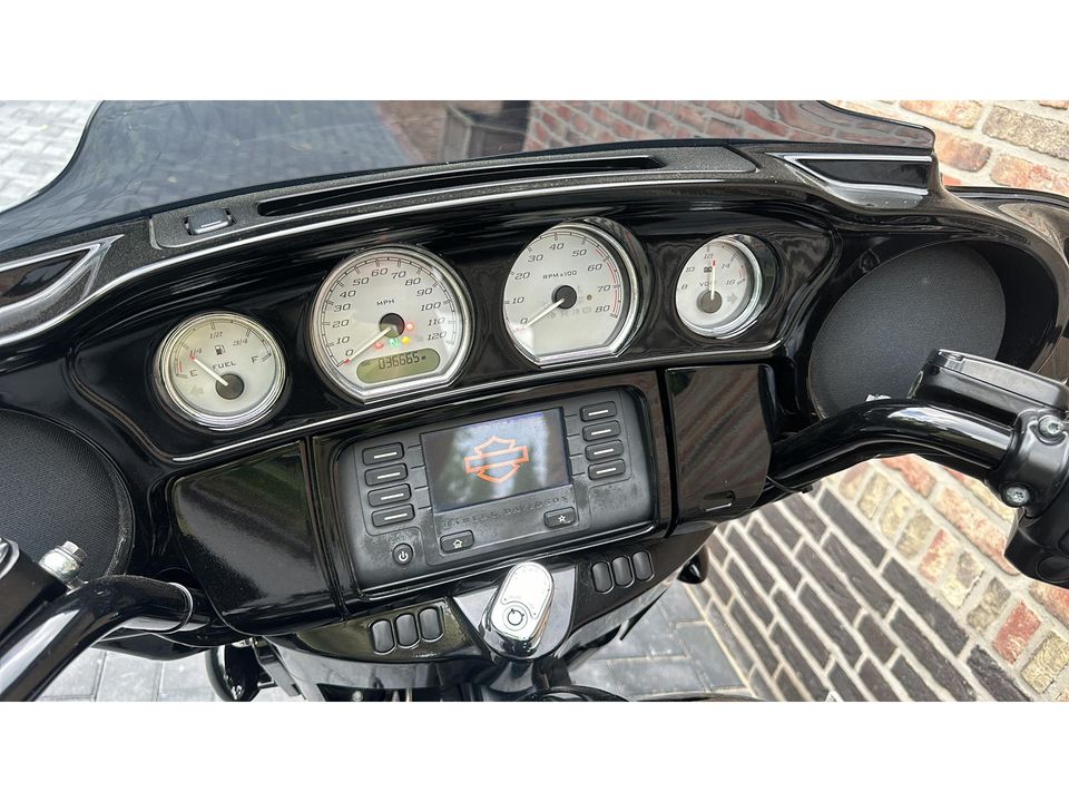 Harley Davidson 103 FLHX Street Glide Black Out