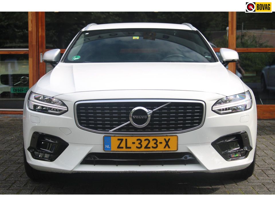 Volvo V90 T4 R-Design | Standkachel | Pilot Assist | Trekhaak 1800kg |