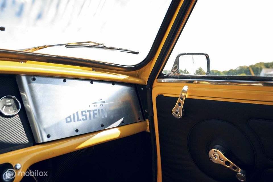 Austin Mini 1000 Super de Luxe | Britax tribute