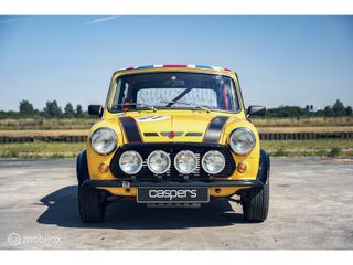 Austin Mini 1000 Super de Luxe | Britax tribute