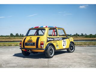 Austin Mini 1000 Super de Luxe | Britax tribute