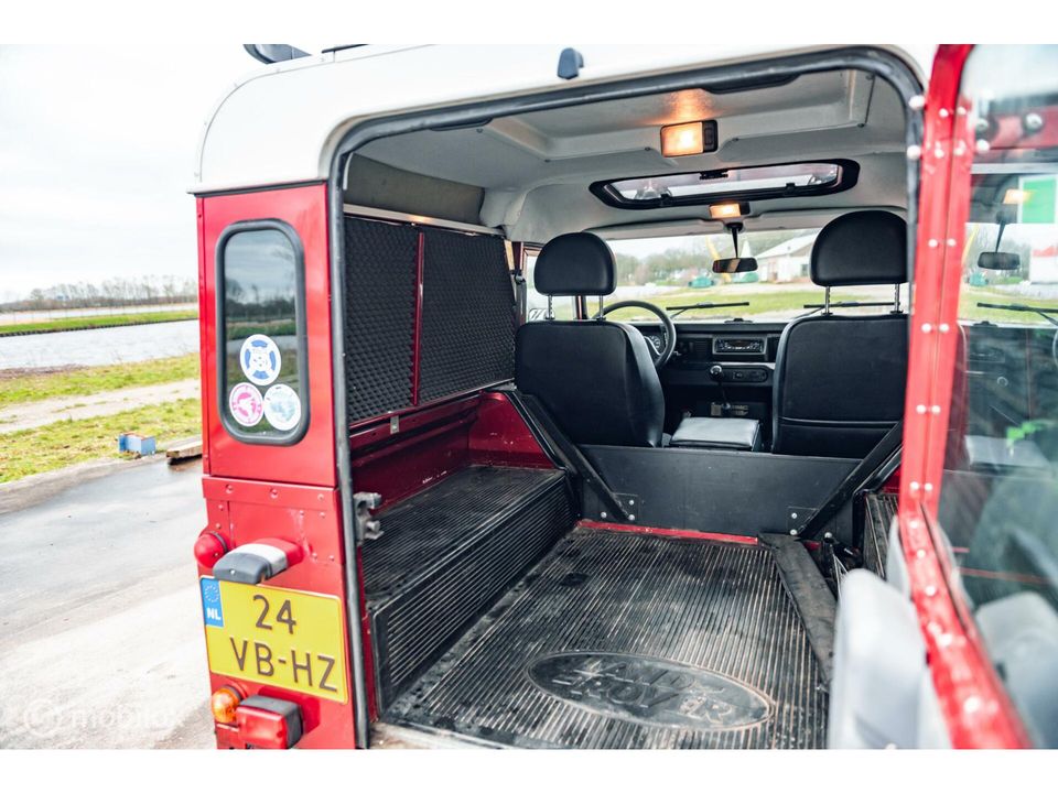 Land Rover Defender 2.5 Tdi 90" Hard Top | Rood | Dakrek