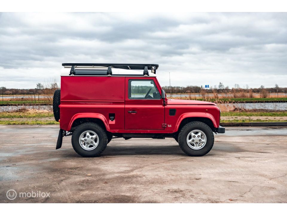 Land Rover Defender 2.5 Tdi 90" Hard Top | Rood | Dakrek