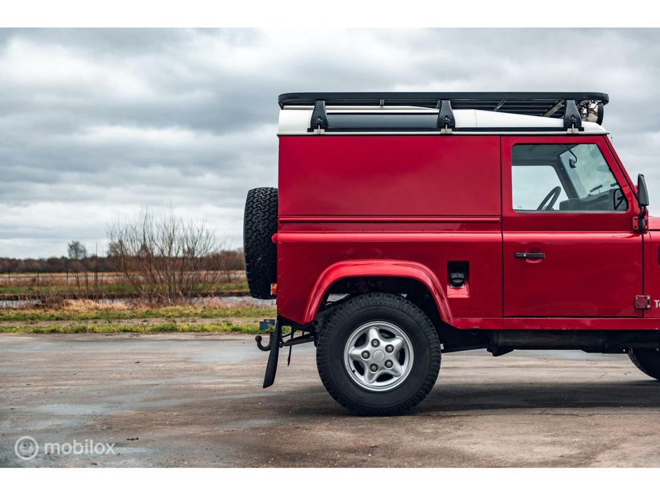 Land Rover Defender 2.5 Tdi 90" Hard Top | Rood | Dakrek