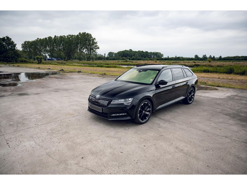 Škoda Superb Combi 1.4 TSI iV Sportline Business | PANO | TREKHAAK | STOELVERW. V+A | VOORRUIT VERW. | ADAPTIVE CRUISE