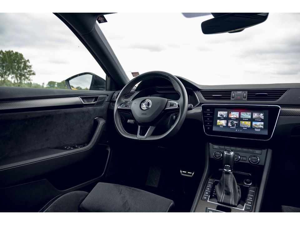 Škoda Superb Combi 1.4 TSI iV Sportline Business | PANO | TREKHAAK | STOELVERW. V+A | VOORRUIT VERW. | ADAPTIVE CRUISE