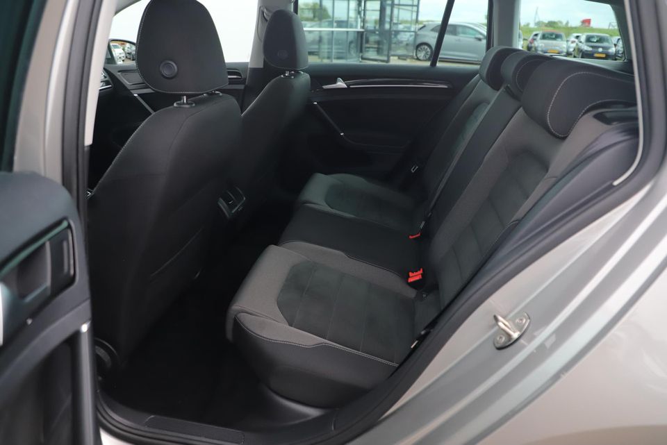 Volkswagen GOLF Variant 1.6 TDI Highline 116PK Virtual Cockpit Full LED Ergocomfort Sportstoelen 17 inch LMV Navigatie Carplay Android Bluetooth PDC Adaptive Cruise Stoelverwarming