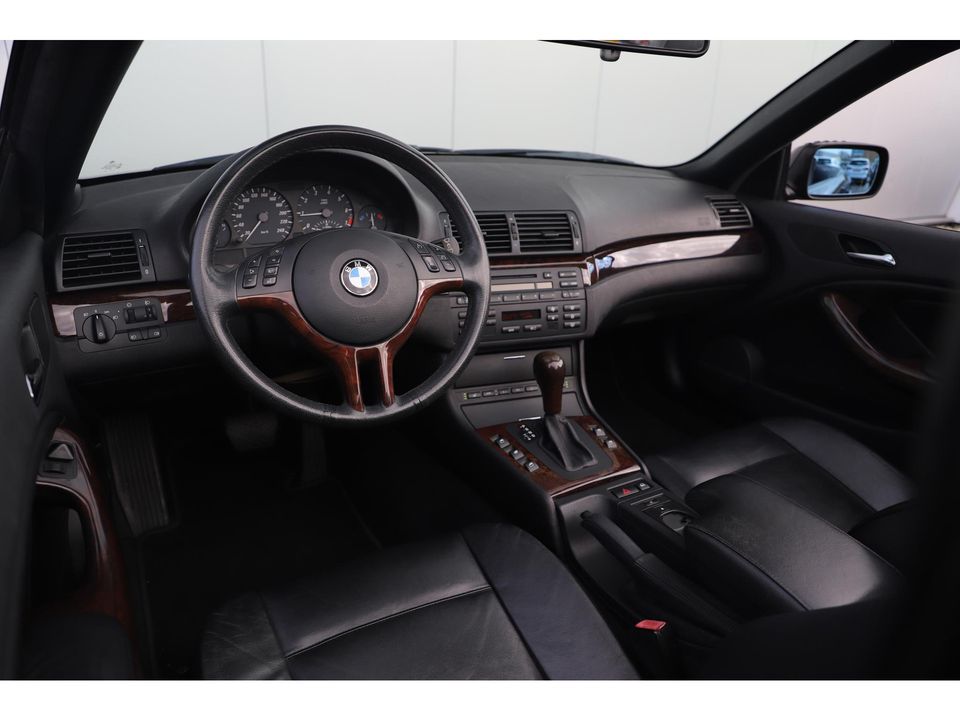 BMW 3 Serie Cabrio 318Ci Executive LCI Automaat Stoelverwarming Softtop + Hardtop Cruise Radio 16 inch LMV NAP