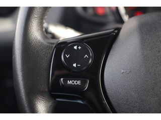 Peugeot 108 1.0 e-VTi Active Radio Airco Bluetooth Getint Glas Elektrische Ramen Centrale deurvergrendeling