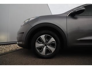 Kia Niro 1.6 GDi Hybrid DynamicLine Automaat Half Leder Navigatie Camera Lane Assist Clima Cruise PDC Carplay Android Bluetooth LED