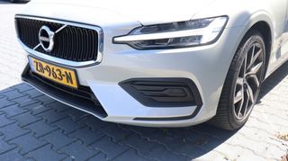 Volvo V60 2.0 T5 Momentum | Leder | Led | Media | Elelktr a klep