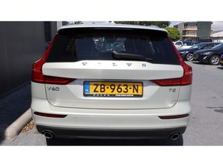 Volvo V60 2.0 T5 Momentum | Leder | Led | Media | Elelktr a klep