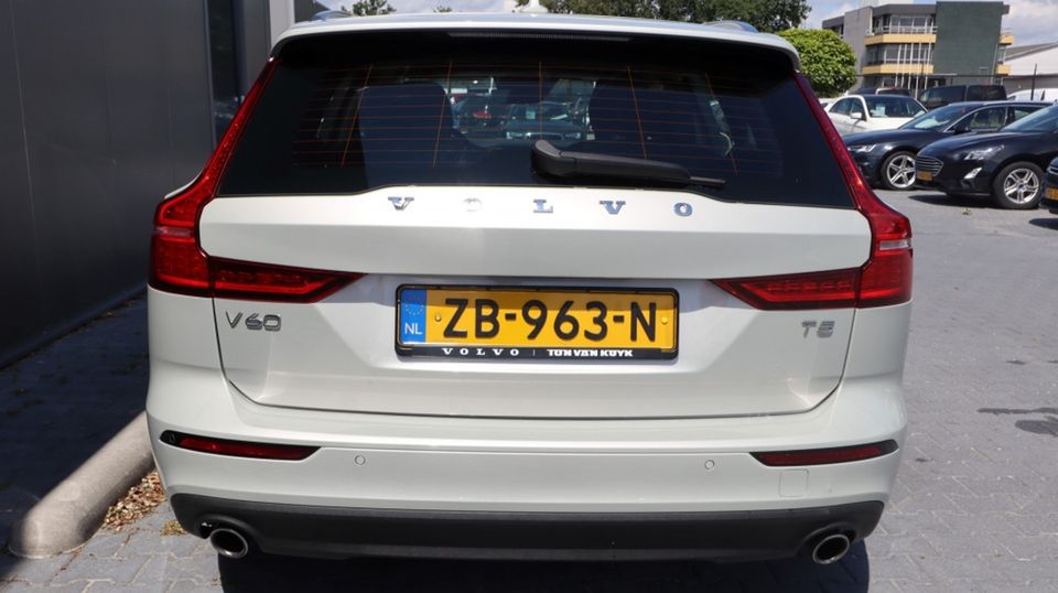 Volvo V60 2.0 T5 Momentum | Leder | Led | Media | Elelktr a klep