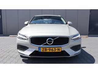 Volvo V60 2.0 T5 Momentum | Leder | Led | Media | Elelktr a klep